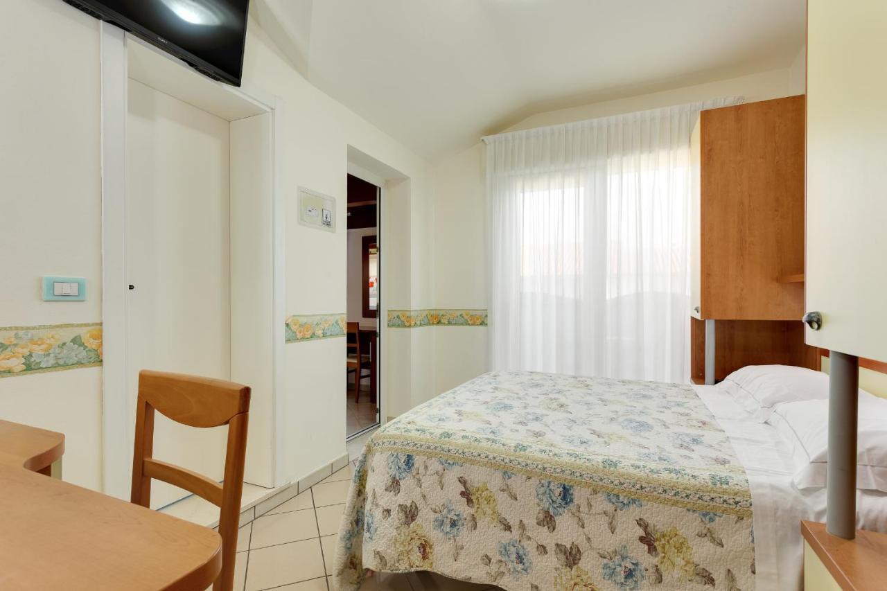 Hotel Dolcevita Cesenatico Esterno foto