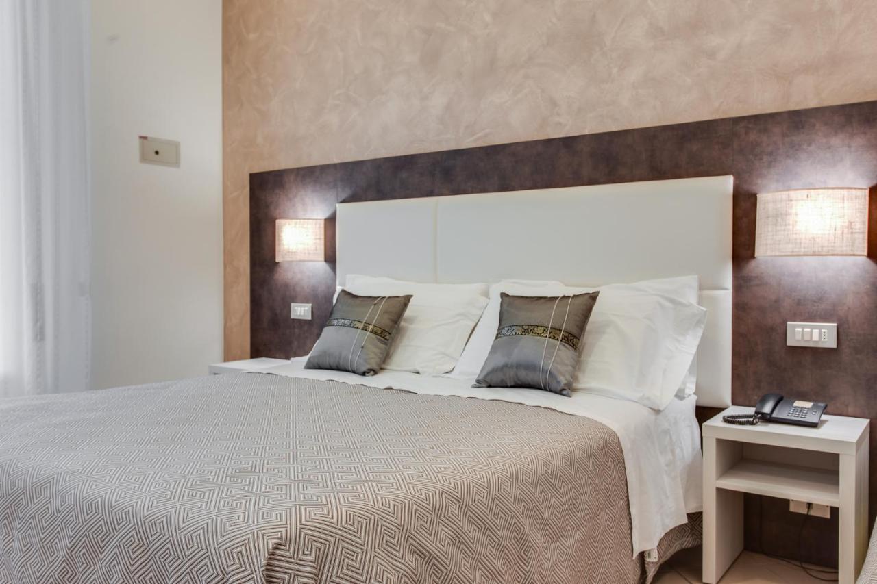 Hotel Dolcevita Cesenatico Esterno foto