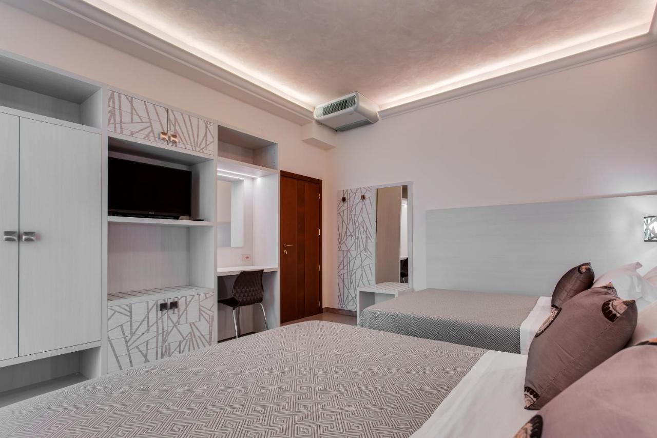 Hotel Dolcevita Cesenatico Esterno foto