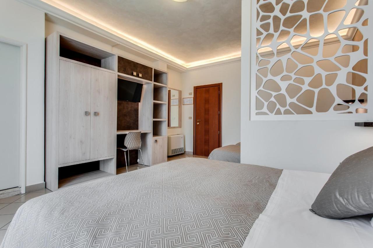 Hotel Dolcevita Cesenatico Esterno foto