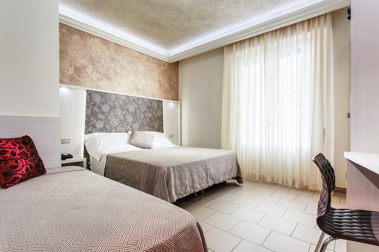 Hotel Dolcevita Cesenatico Esterno foto