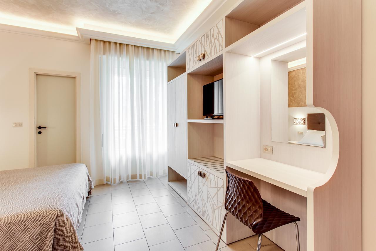 Hotel Dolcevita Cesenatico Esterno foto