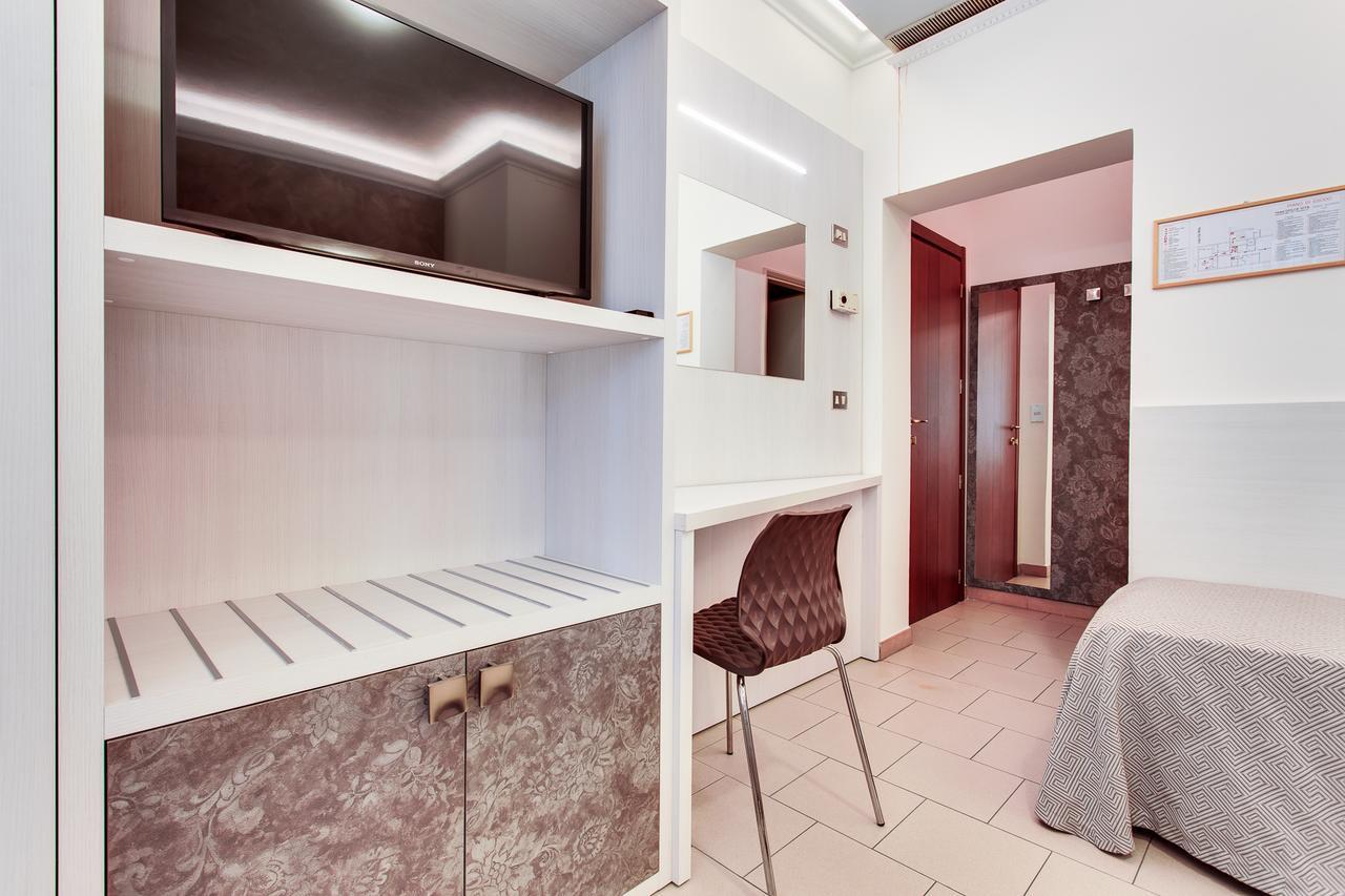 Hotel Dolcevita Cesenatico Esterno foto