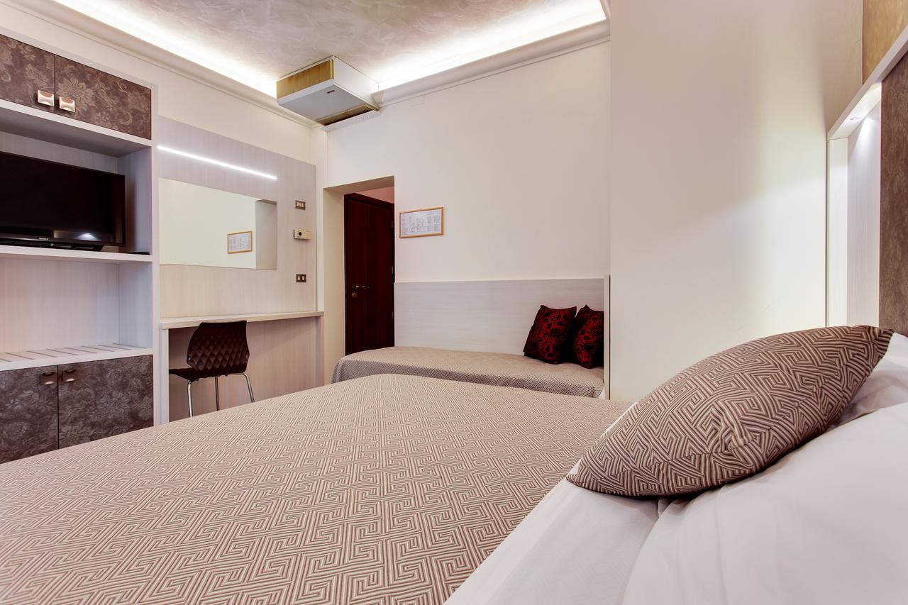 Hotel Dolcevita Cesenatico Esterno foto