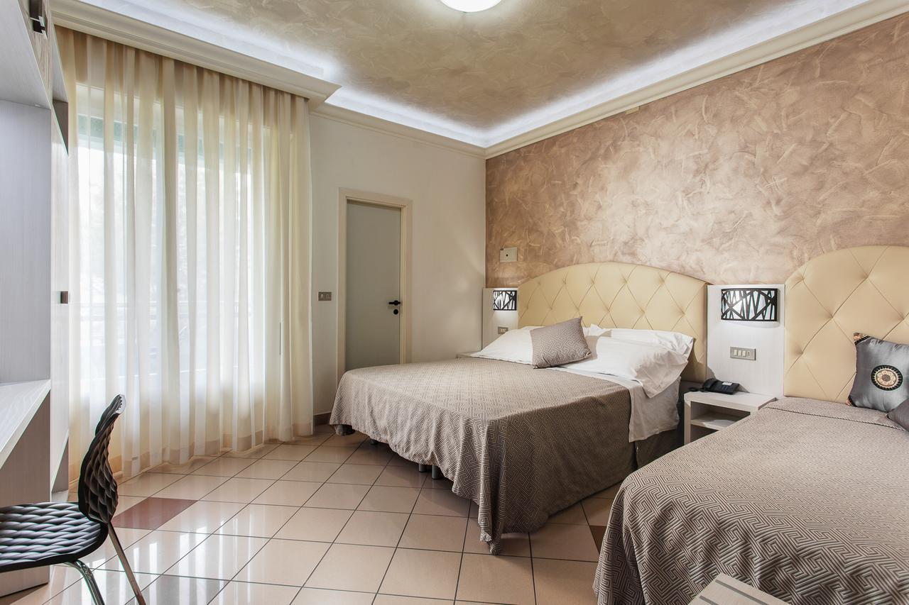 Hotel Dolcevita Cesenatico Esterno foto