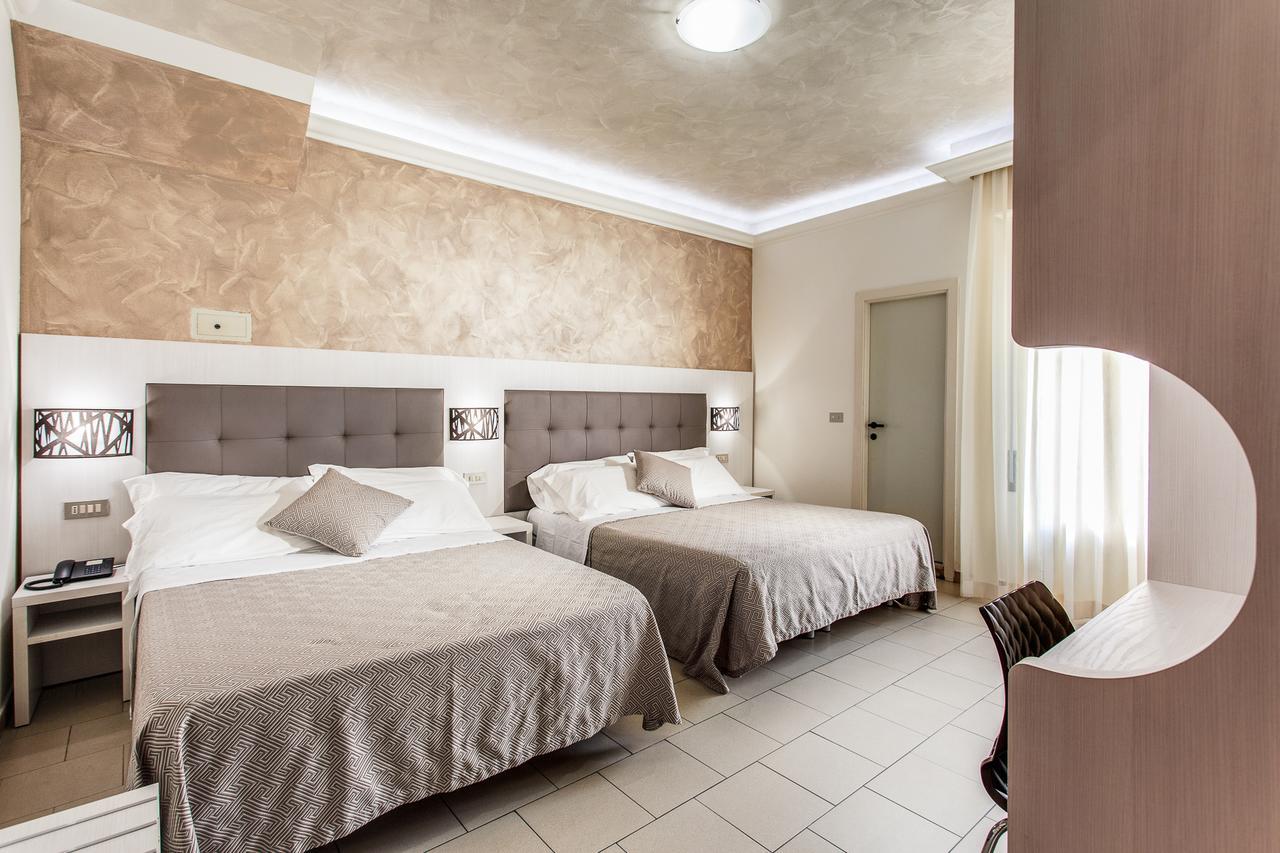 Hotel Dolcevita Cesenatico Esterno foto