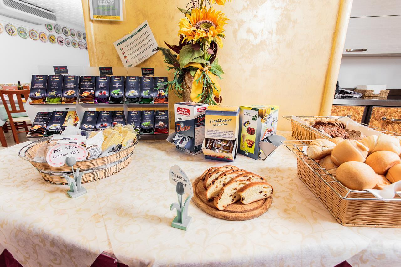 Hotel Dolcevita Cesenatico Esterno foto