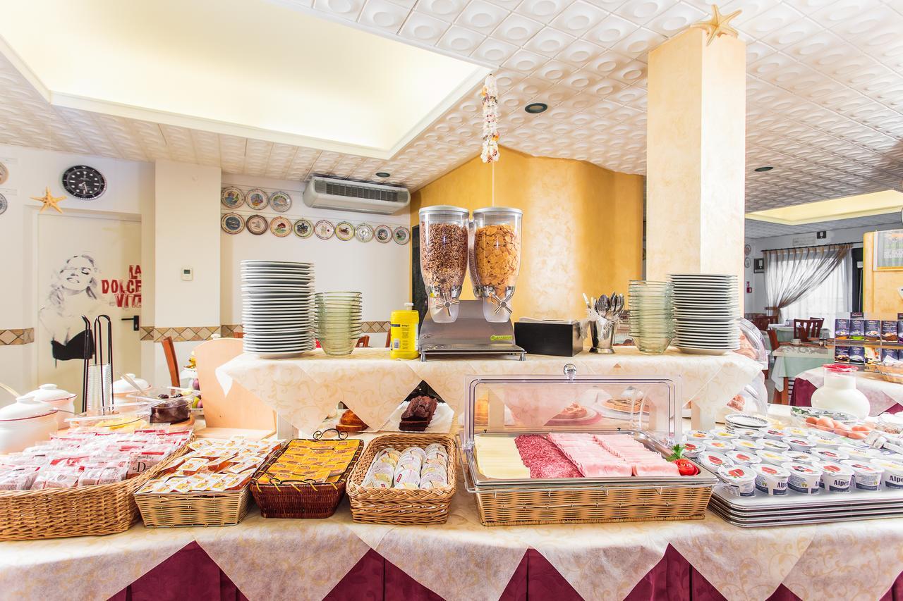 Hotel Dolcevita Cesenatico Camera foto